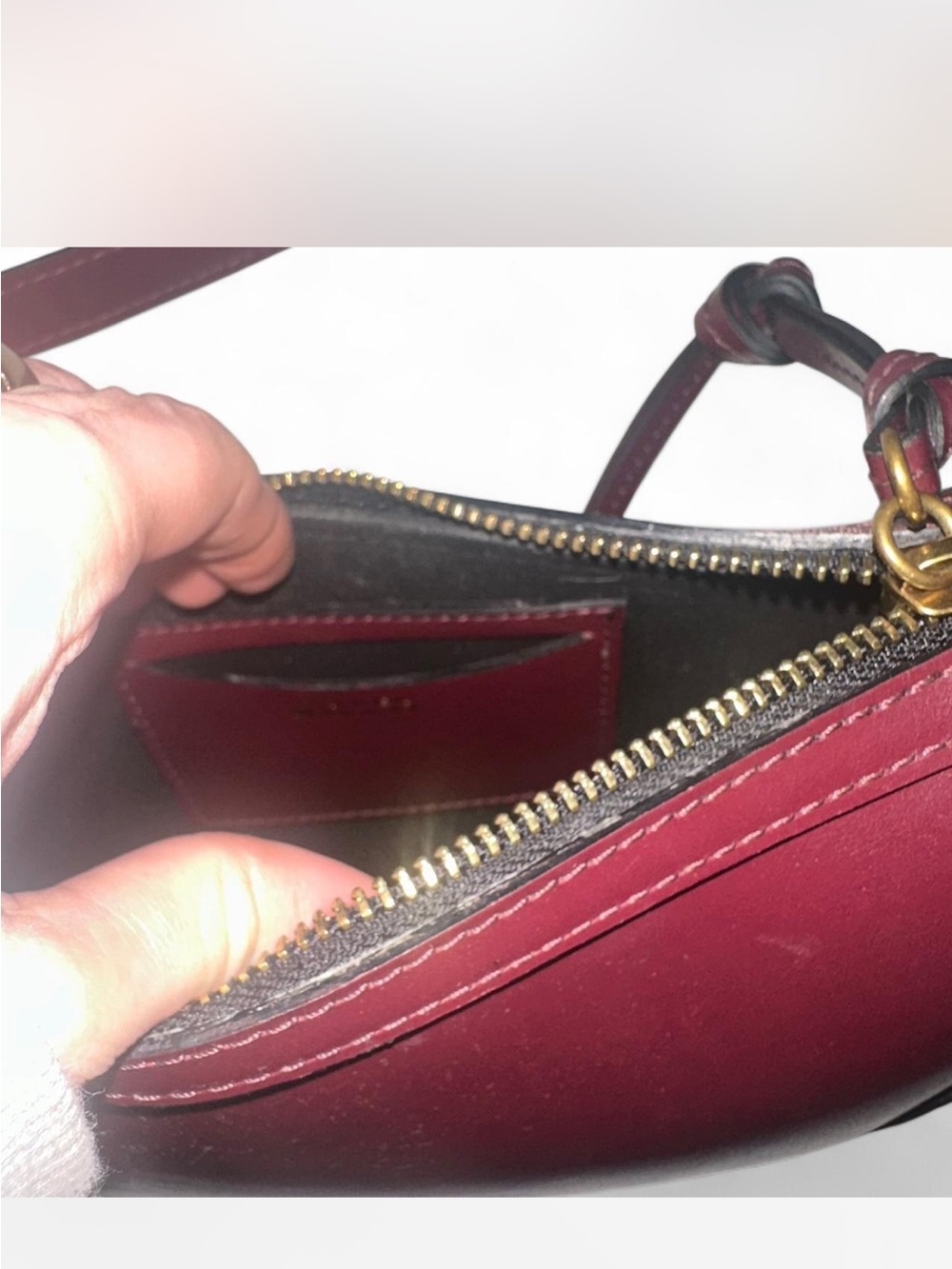 ISABEL MARANT
Oskan Moon studded leather shoulder bag
Burgundy color - Picture 6 of 6